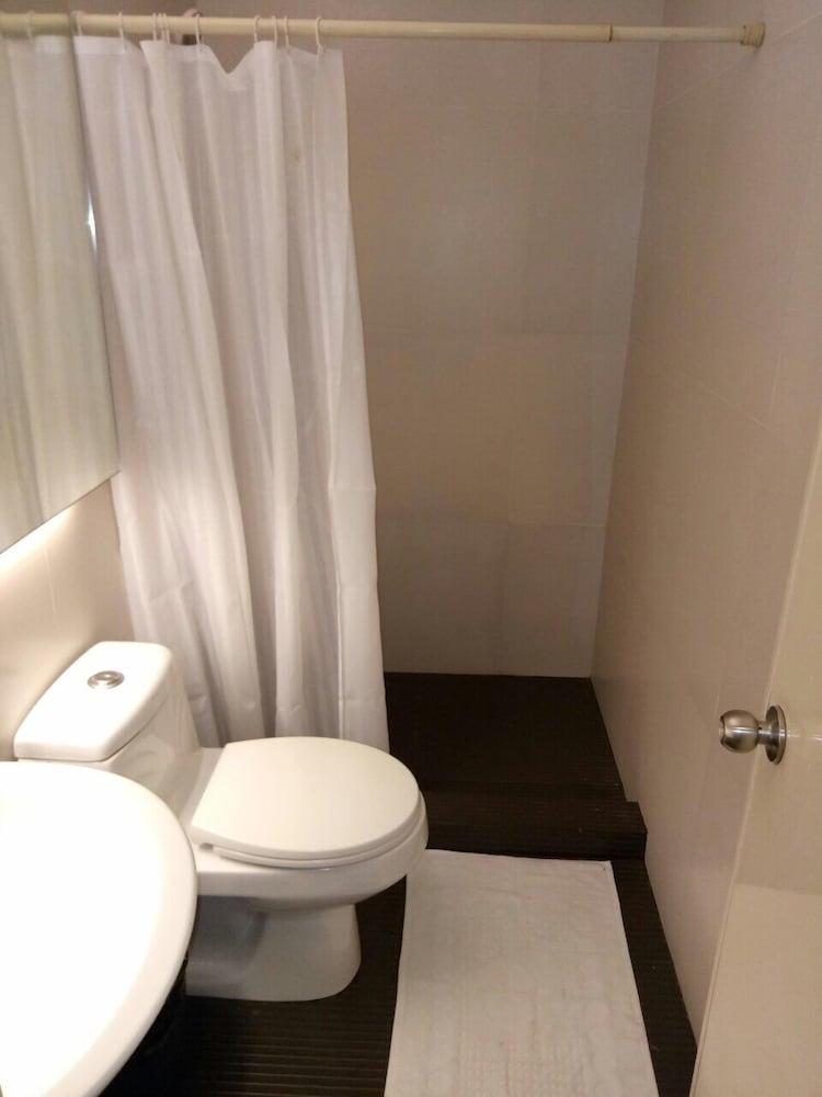 Dragonlink Suites Makati City Exteriör bild