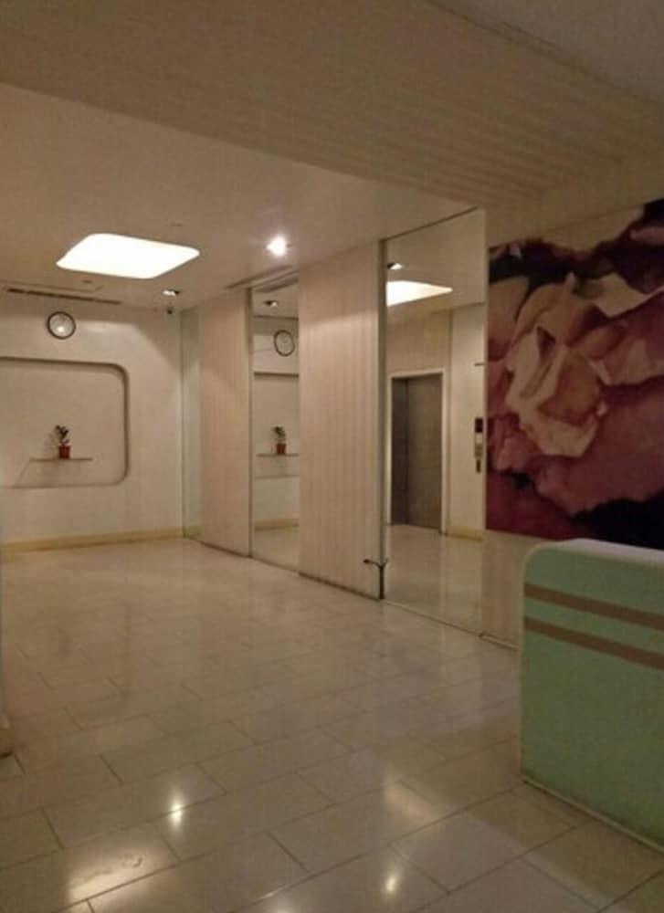 Dragonlink Suites Makati City Exteriör bild